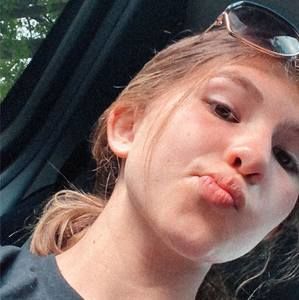 Meet your Posher, Addy